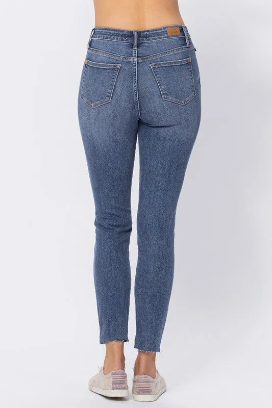 JB127 - CURVY - EMBROIDERED POCKET RELAXED JEAN